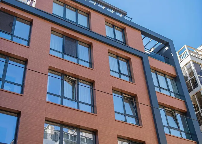 Tokiyo: A Lovely City Center 2 Bedrooms Apartment With Private Parking